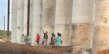 Se resbala estructura metálica en trabajos de Xul Há, confirman un lesionado con heridas leves