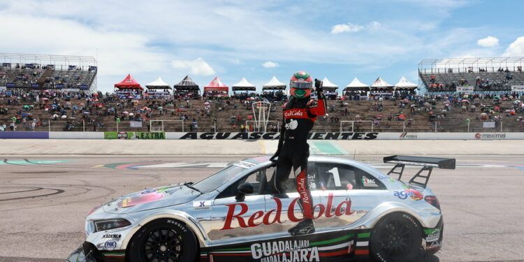 Salvador de alba jr. Imparable en la super copa Roshfrans carrera 1 GTM Pro 1