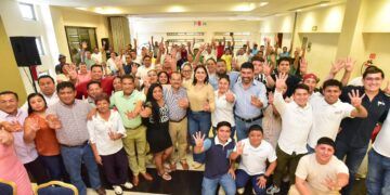 Estefanía Mercado reafirma su compromiso con la base trabajadora; se reúne con la dirigencia de la CROC para agradecer apoyo a su proyecto político