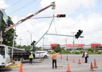 El IMOVEQROO y el Ayuntamiento de Benito Juárez supervisan obras de semaforización y Cruceros Seguros en Cancún