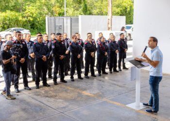 Diego Castañón reconoce a los bomberos en su día y entrega material y equipo de trabajo en Tulum