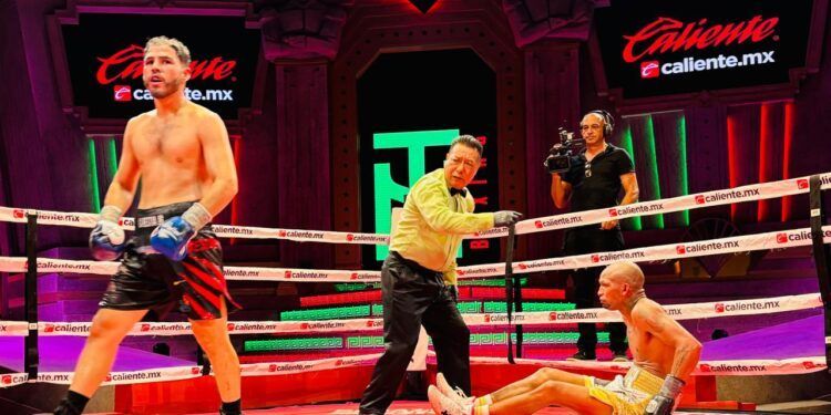 Se luce Isaac Lucero en la arena Cancún