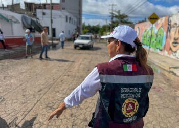 Supervisa Mara Lezama el desahogo de calles y entrega apoyos a pescadores, tras el paso de “Helene”