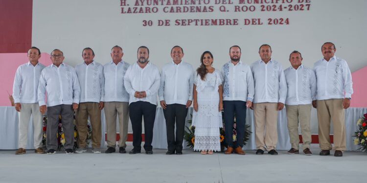Atestiguan titulares de poderes del Estado, asunción de Nivardo Mena