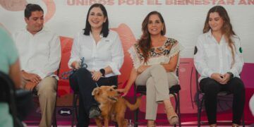 Mara Lezama y Estefanía Mercado, por la adopción responsable de mascotas