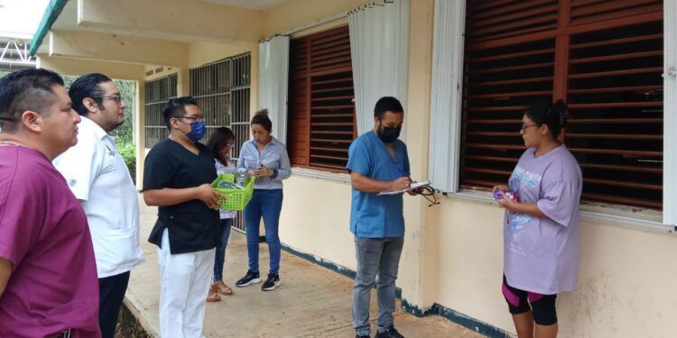 Atienden a refugiados por Milton en Lázaro Cárdenas
