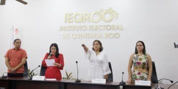 Toman protesta titulares de la Secretaría Ejecutiva y Unidad Técnica de Transparencia y Archivo Electoral