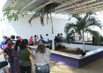 Nivardo Mena cumple con el pago de la primera quincena a sindicalizados y policías
