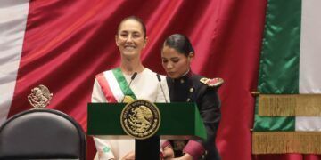 Claudia Sheinbaum toma posesión como Presidenta de México, destacando continuidad y relaciones internacionales