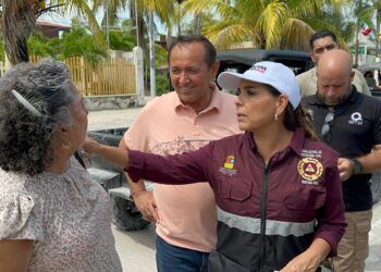 Gobernadora y Nivardo Mena realizan recorrido en Holbox