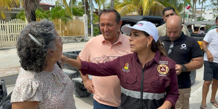 Gobernadora y Nivardo Mena realizan recorrido en Holbox