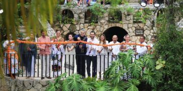 Gobierno de Solidaridad, presente en el tradicional Festival de Vida y Muerte de Xcaret