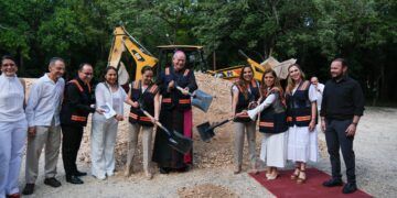 Dan inicio a la Nueva Catedral de Cancún, Mara Lezama y Monseñor Pedro Pablo Elizondo para fortalecer el turismo religioso y espiritual