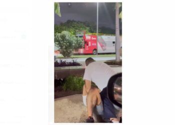 Enfrentamiento entre taxista y conductor de Uber en Cancún alarma a turistas