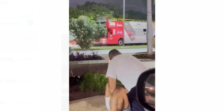 Enfrentamiento entre taxista y conductor de Uber en Cancún alarma a turistas