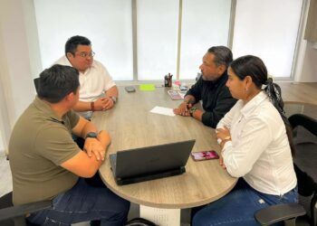 Presenta Chacón proyectos a Rafael Lara titular de SEOP