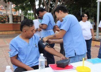 UIMQROO Celebra Feria de Salud Integral para Combatir la Diabetes
