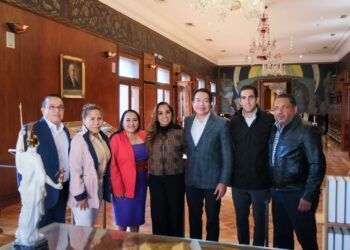 Revisa Mara Lezama con Mario Delgado proyectos de infraestructura y mejora del personal educativo en Quintana Roo