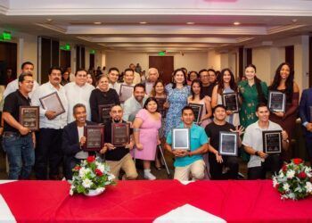 Galardona Estefanía Mercado a los ganadores del Premio Municipal del Deporte 2024