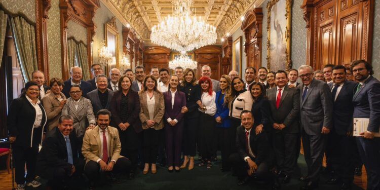 Asiste Mara Lezama, junto con gobernadores, a reunión de trabajo con la presidenta Claudia Sheinbaum para fortalecer el IMSS-Bienestar