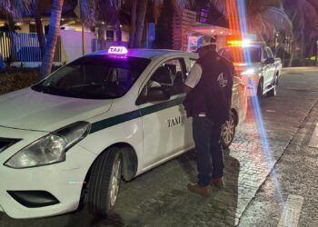 IMOVEQROO inicia investigación y cancelará licencia del taxista, revocación de la concesión y medidas contra operador de plataforma digital por incidente en Bulevar Kukulcán