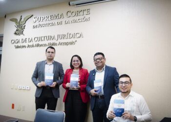 Funcionario del TJAAQROO presenta su nuevo libro