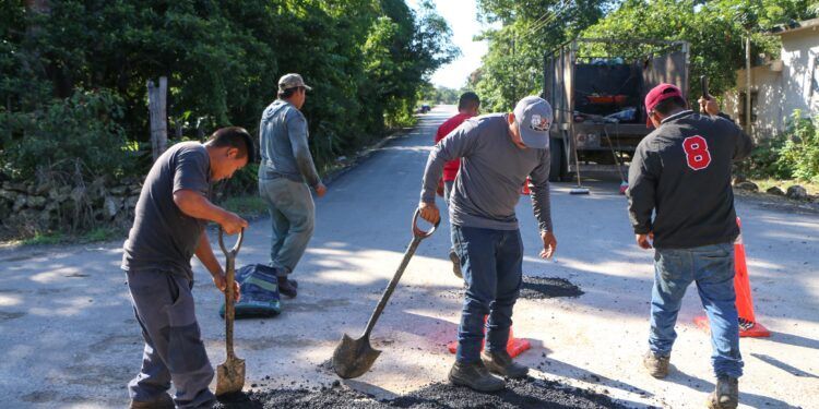 Prueban asfalto en frio para avanzar con bacheo en Kantunilkín