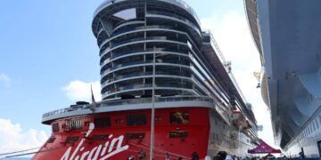 Con emoción recibimos en Mahahual M/S Resilient Lady crucero con 3 mil pasajeros: Mara Lezama