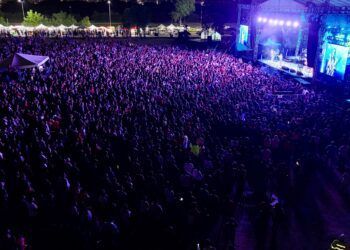 Los Ángeles Azules ponen a bailar a más de 10 mil personas en el recinto ferial de Playa del Carmen