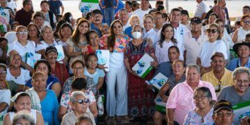Transforma Mara Lezama la calidad de vida de 300 personas al recibir kits de zapato ortopédico para pie diabético