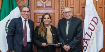 Mara Lezama y el secretario de Salud David Kershenobich atienden necesidades de las y los quintanarroenses