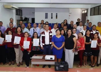 ICATQR entrega constancias del curso «Sinergia Organizacional» al personal del CEB Eva Sámano