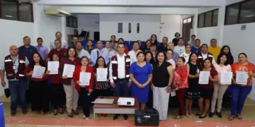 ICATQR entrega constancias del curso «Sinergia Organizacional» al personal del CEB Eva Sámano