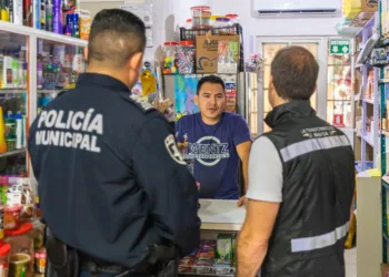 Diego Castañón escucha y acerca servicios a vecinos del fraccionamiento Las Palmas con el programa “Presidente cerca de ti