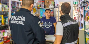 Diego Castañón escucha y acerca servicios a vecinos del fraccionamiento Las Palmas con el programa “Presidente cerca de ti