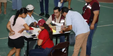 Éxito rotundo en la brigada de servicios gratuitos del ICATQR en el Parque Hábitat 2 de Chetumal