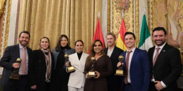 Cancún recibe 4 galardones en los World Travel Awards 2024 en FITUR consolidándose como destino líder