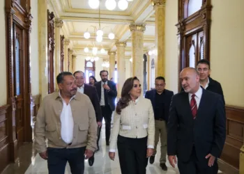 Revisa Mara Lezama proyectos estratégicos en Quintana Roo con el titular de la SICT, Jesús Antonio Esteva Medina