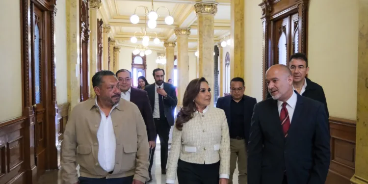 Revisa Mara Lezama proyectos estratégicos en Quintana Roo con el titular de la SICT, Jesús Antonio Esteva Medina