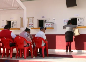 Contribuyentes aprovechan descuentos para pagar su impuesto predial