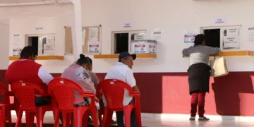 Contribuyentes aprovechan descuentos para pagar su impuesto predial