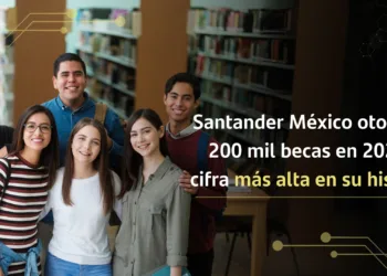 Santander México otorgará 200 mil becas en 2025, la cifra más alta en su historia