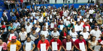 488 familias de Solidaridad reciben de Mara Lezama sus títulos de propiedad y comienzan una nueva historia de vida