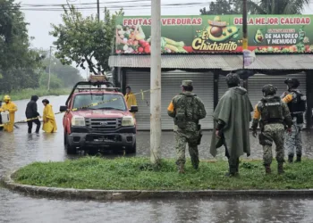 Operativo Tormenta intensifica acciones preventivas ante las lluvias del primer día del año en Chetumal