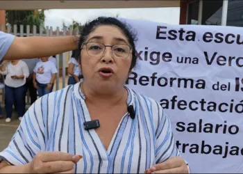 Docentes protestan contra la nueva Ley del ISSSTE con paros escalonados