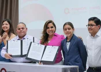 Firma Mara Lezama el Nuevo Acuerdo para fomentar e impulsar el ajedrez entre la niñez y juventudes quintanarroenses