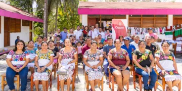 Capacitan en gestión de negocios y finanzas personales a mujeres artesanas de la zona maya de Tulum
