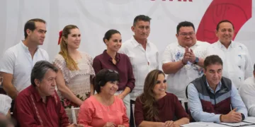 Firma Mara Lezama Programa Vivienda para el Bienestar con Edna Vega, con meta de 2 mil 600 viviendas para la prosperidad de familias quintanarroenses