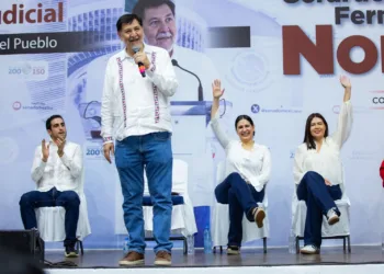 Que se oiga bien y se oiga lejos: ¡Playa Del Carmen!: Gerardo Fernández Noroña