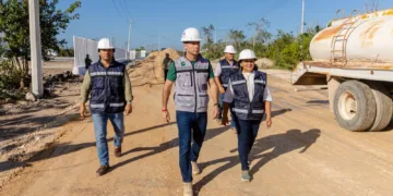 Diego Castañón muestra importante avance en obra del circuito de acceso a la Universidad Tecnológica de Tulum